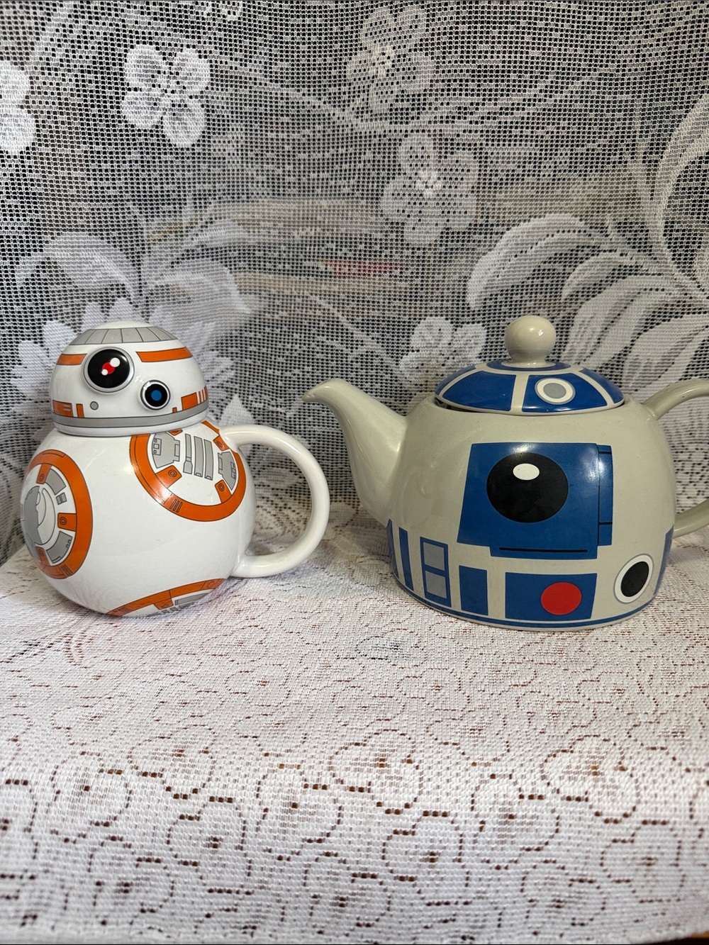 R2D2 Tea Pot / BB8 Mug set